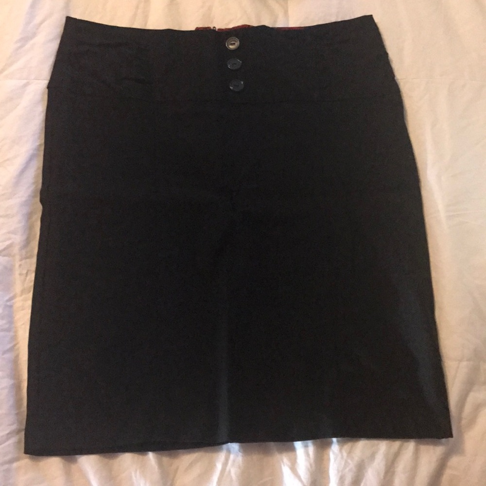 Black stretchy pencil skirt